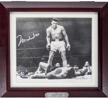 Muhammad Ali Limited Edition Collectors Fossil Watch Set with Autograph Photograph in Display Box (COA)